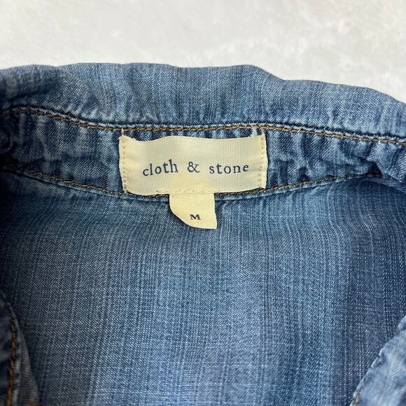 Cloth & Stone Chambray Button Up Shirt Size Medium Casual Lightweight Classic - Picture 4 of 12